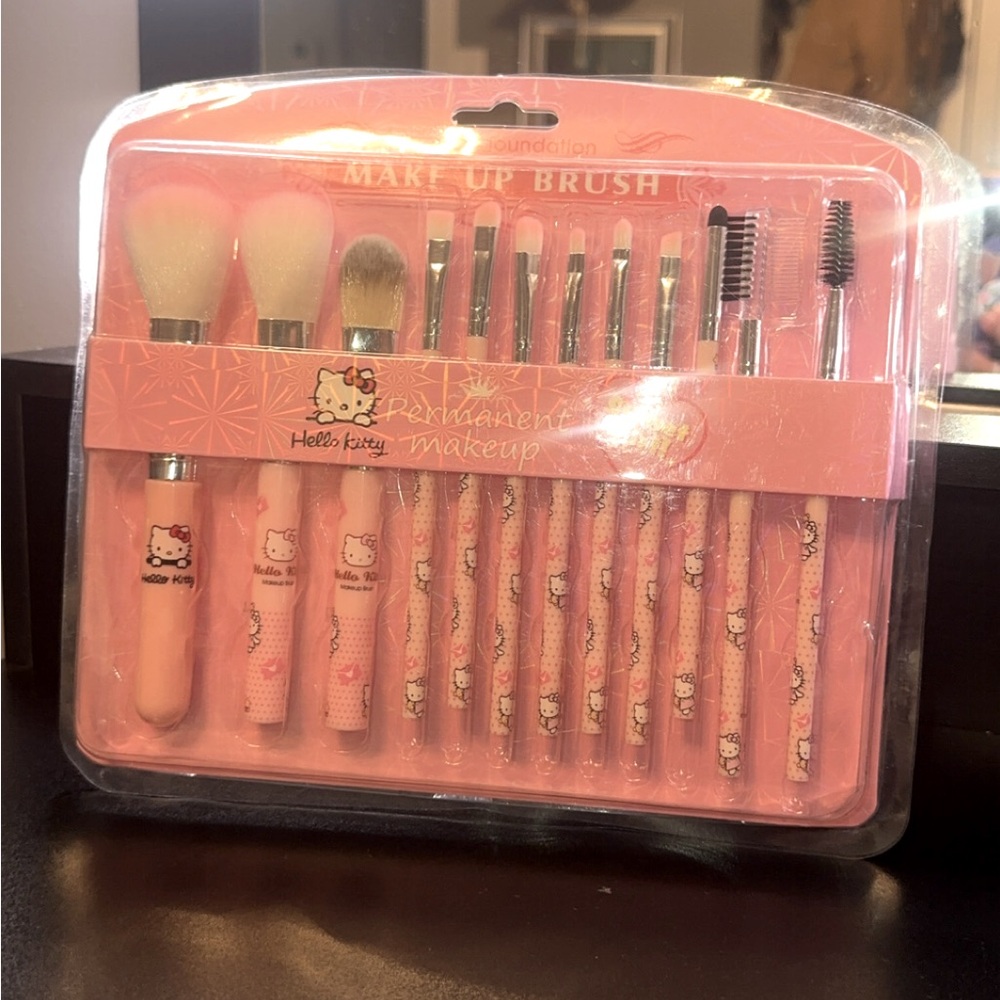 Hello Kitty Makeup brushes
